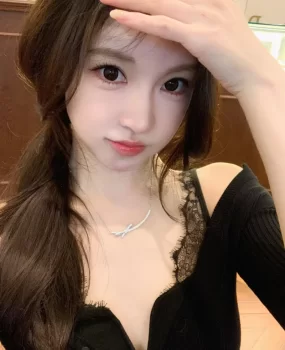 极品白皙可爱小姐姐诶