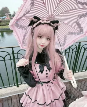 二次元COS白虎00后小仙女兼职赚米去海洋王国