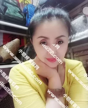 验证了一个极爽的sm黑丝大屁股熟女